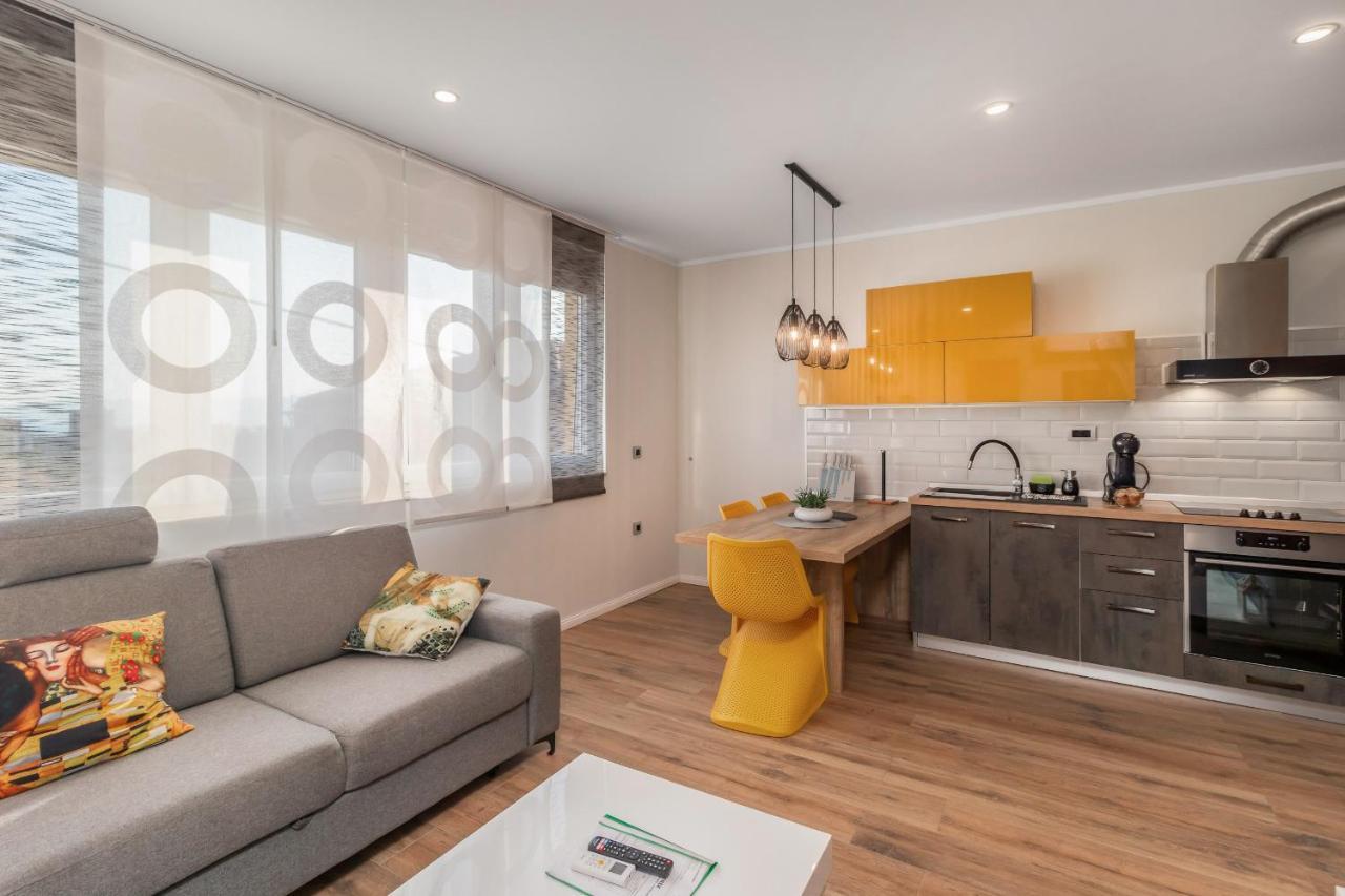 Adastra apartmani Rijeka Exterior foto